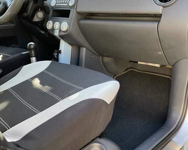 Сірий Міцубісі Кольт, об'ємом двигуна 1.3 л та пробігом 188 тис. км за 4100 $, фото 7 на Automoto.ua