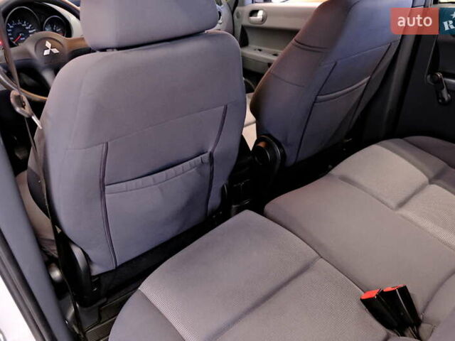 Сірий Міцубісі Кольт, об'ємом двигуна 1.3 л та пробігом 156 тис. км за 4400 $, фото 27 на Automoto.ua