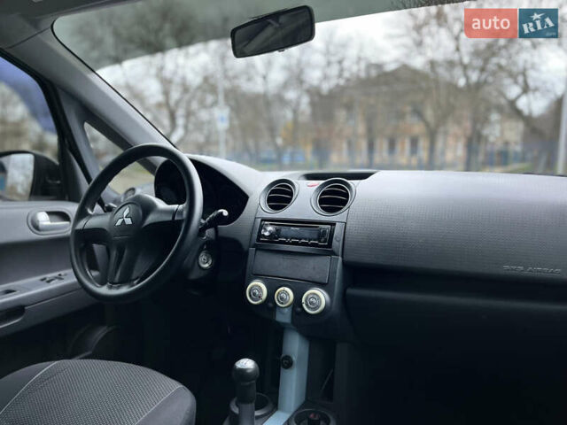 Сірий Міцубісі Кольт, об'ємом двигуна 1.33 л та пробігом 144 тис. км за 4999 $, фото 10 на Automoto.ua