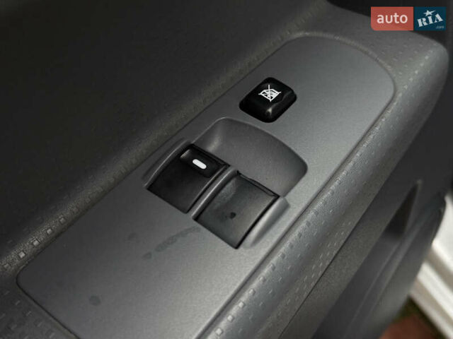 Серый Мицубиси Кольт, объемом двигателя 1.33 л и пробегом 129 тыс. км за 3950 $, фото 15 на Automoto.ua