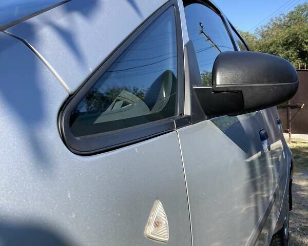 Сірий Міцубісі Кольт, об'ємом двигуна 1.3 л та пробігом 188 тис. км за 4100 $, фото 3 на Automoto.ua