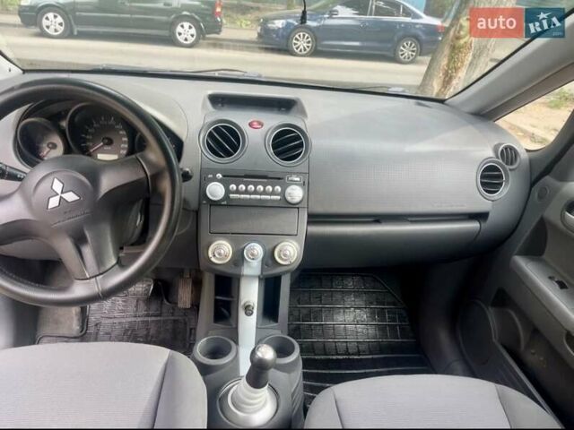 Сірий Міцубісі Кольт, об'ємом двигуна 1.33 л та пробігом 114 тис. км за 4000 $, фото 3 на Automoto.ua