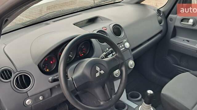 Сірий Міцубісі Кольт, об'ємом двигуна 1.33 л та пробігом 128 тис. км за 3500 $, фото 7 на Automoto.ua