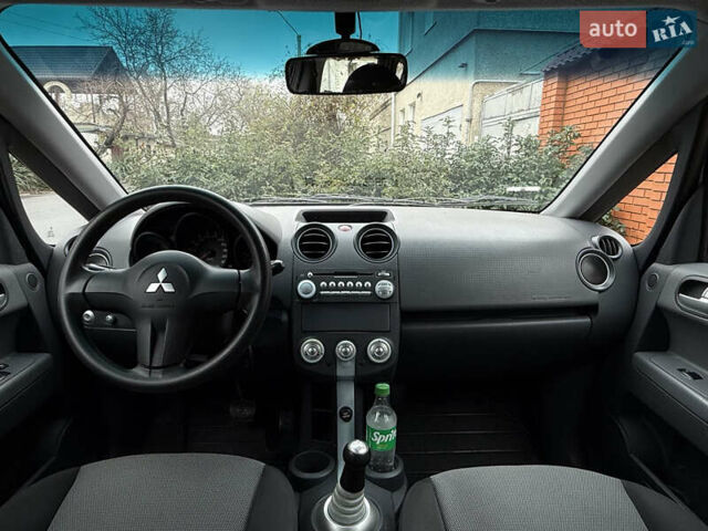 Серый Мицубиси Кольт, объемом двигателя 1.33 л и пробегом 129 тыс. км за 3950 $, фото 7 на Automoto.ua