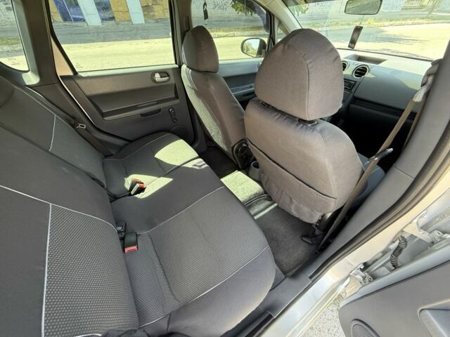 Серый Мицубиси Кольт, объемом двигателя 1.3 л и пробегом 204 тыс. км за 4300 $, фото 9 на Automoto.ua