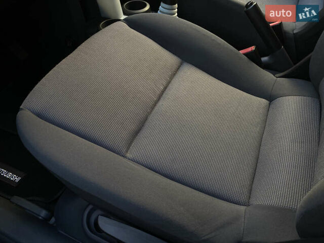 Міцубісі Кольт 2006 у Одесі на Automoto.ua Сірий Міцубісі Кольт, об'ємом двигуна 1.33 л та пробігом 66 тис. км за 4900 $, фото 36 на Automoto.ua