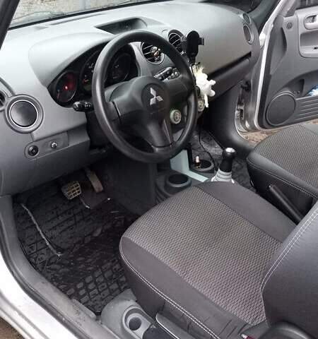 Міцубісі Кольт 2006 у Чугуеве на Automoto.ua Сірий Міцубісі Кольт, об'ємом двигуна 1.3 л та пробігом 148 тис. км за 3900 $, фото 13 на Automoto.ua