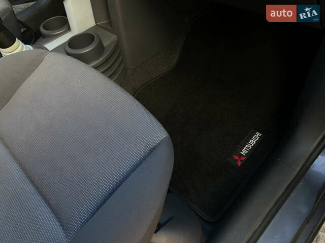 Міцубісі Кольт 2006 у Одесі на Automoto.ua Сірий Міцубісі Кольт, об'ємом двигуна 1.33 л та пробігом 66 тис. км за 4900 $, фото 59 на Automoto.ua