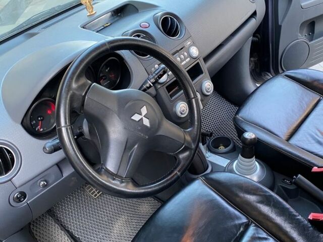 Серый Мицубиси Кольт, объемом двигателя 1.5 л и пробегом 185 тыс. км за 4500 $, фото 6 на Automoto.ua