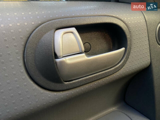 Міцубісі Кольт 2006 у Одесі на Automoto.ua Сірий Міцубісі Кольт, об'ємом двигуна 1.33 л та пробігом 66 тис. км за 4900 $, фото 39 на Automoto.ua