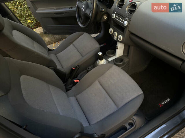 Міцубісі Кольт 2006 у Одесі на Automoto.ua Сірий Міцубісі Кольт, об'ємом двигуна 1.33 л та пробігом 66 тис. км за 4900 $, фото 56 на Automoto.ua