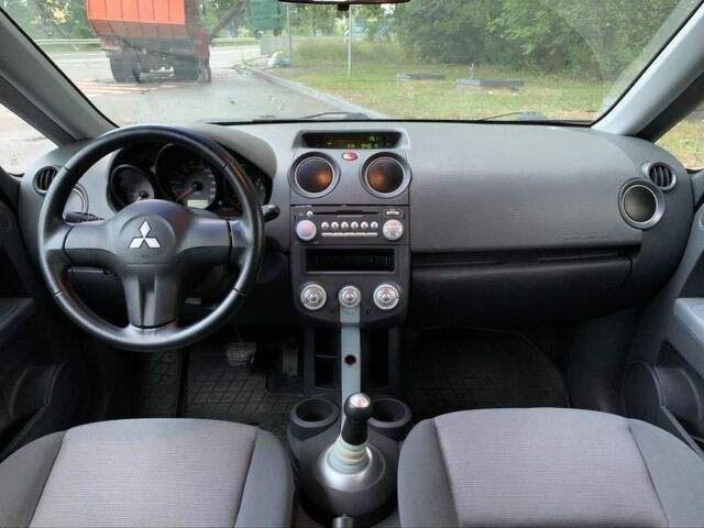 Сірий Міцубісі Кольт, об'ємом двигуна 1.3 л та пробігом 200 тис. км за 4500 $, фото 4 на Automoto.ua