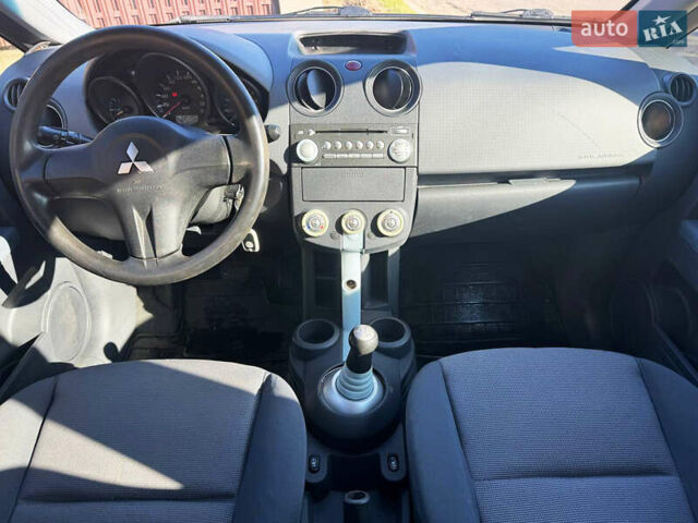Мицубиси Кольт 2006 в Одессе на Automoto.ua Серый Мицубиси Кольт, объемом двигателя 1.5 л и пробегом 192 тыс. км за 3999 $, фото 9 на Automoto.ua