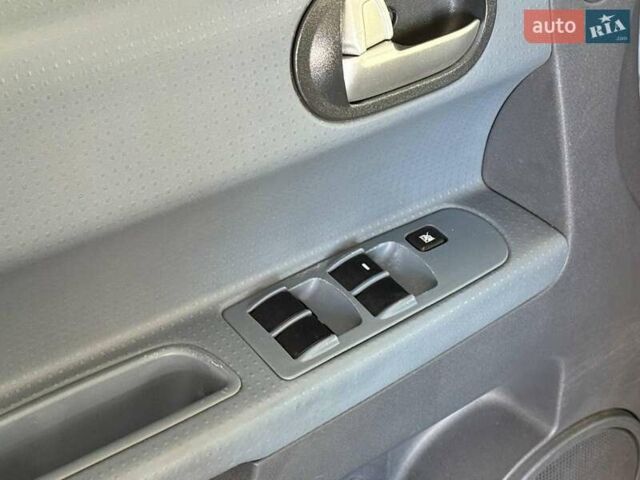 Серый Мицубиси Кольт, объемом двигателя 1.5 л и пробегом 168 тыс. км за 4190 $, фото 9 на Automoto.ua