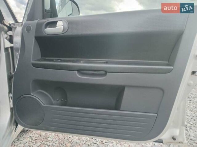 Мицубиси Кольт 2006 в Львове на Automoto.ua Серый Мицубиси Кольт, объемом двигателя 1.3 л и пробегом 179 тыс. км за 3890 $, фото 8 на Automoto.ua