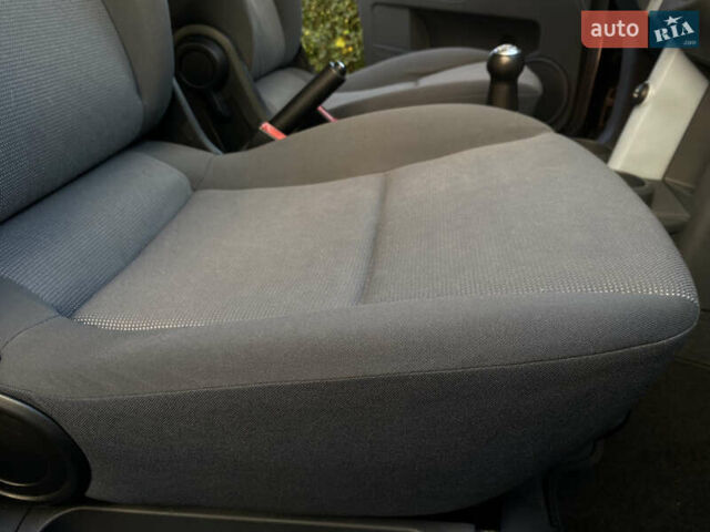 Міцубісі Кольт 2006 у Одесі на Automoto.ua Сірий Міцубісі Кольт, об'ємом двигуна 1.33 л та пробігом 66 тис. км за 4900 $, фото 61 на Automoto.ua