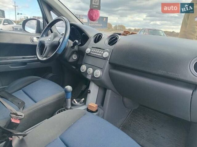 Мицубиси Кольт 2006 в Львове на Automoto.ua Серый Мицубиси Кольт, объемом двигателя 1.3 л и пробегом 179 тыс. км за 3890 $, фото 6 на Automoto.ua