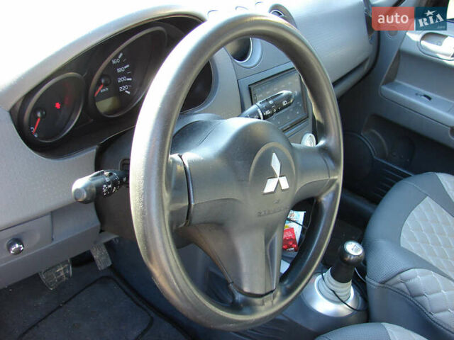 Сірий Міцубісі Кольт, об'ємом двигуна 1.33 л та пробігом 203 тис. км за 4600 $, фото 8 на Automoto.ua