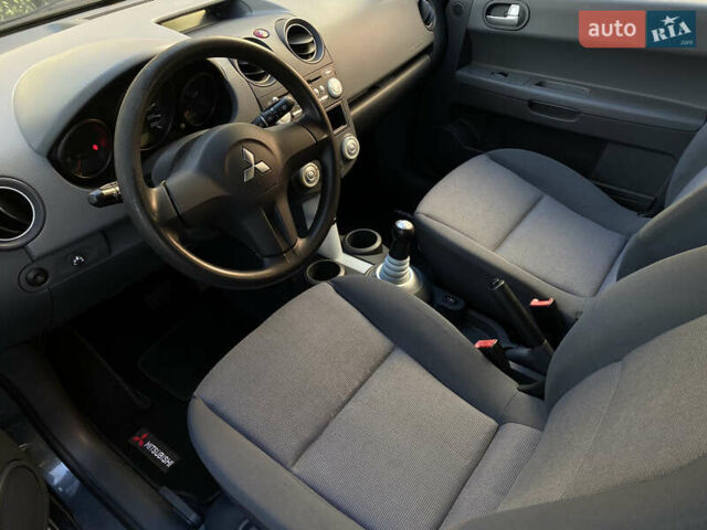 Міцубісі Кольт 2006 у Одесі на Automoto.ua Сірий Міцубісі Кольт, об'ємом двигуна 1.33 л та пробігом 66 тис. км за 4900 $, фото 35 на Automoto.ua