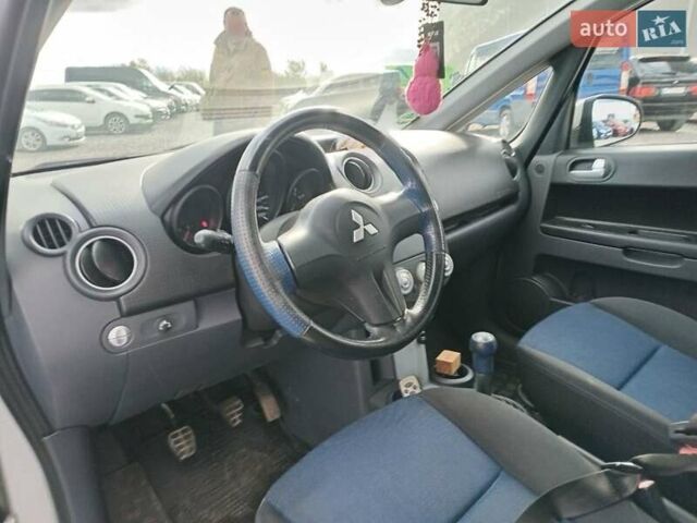 Мицубиси Кольт 2006 в Львове на Automoto.ua Серый Мицубиси Кольт, объемом двигателя 1.3 л и пробегом 179 тыс. км за 3890 $, фото 23 на Automoto.ua
