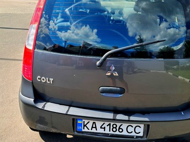 Сірий Міцубісі Кольт, об'ємом двигуна 1.3 л та пробігом 233 тис. км за 3300 $, фото 5 на Automoto.ua