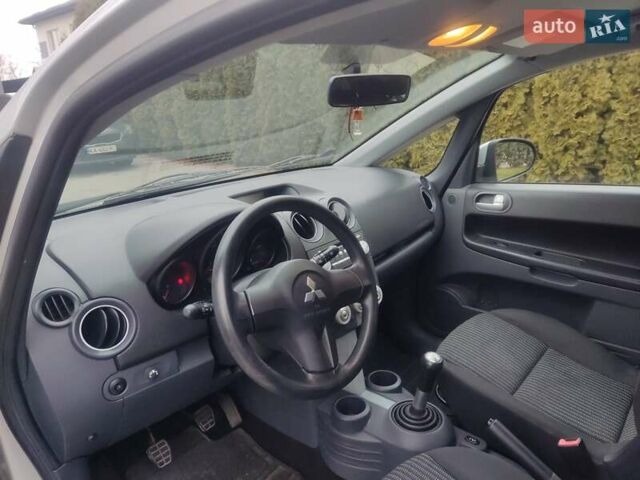 Сірий Міцубісі Кольт, об'ємом двигуна 1.12 л та пробігом 157 тис. км за 4000 $, фото 10 на Automoto.ua