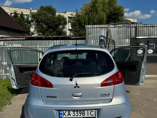 Сірий Міцубісі Кольт, об'ємом двигуна 1.5 л та пробігом 232 тис. км за 4500 $, фото 2 на Automoto.ua