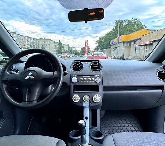 Сірий Міцубісі Кольт, об'ємом двигуна 1.3 л та пробігом 183 тис. км за 3599 $, фото 6 на Automoto.ua
