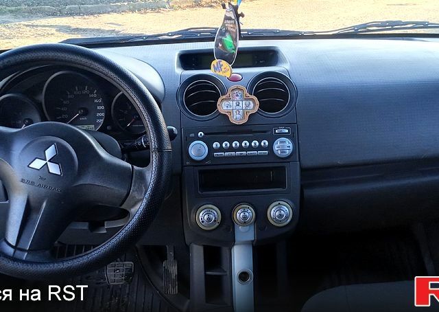 Сірий Міцубісі Кольт, об'ємом двигуна 1.3 л та пробігом 200 тис. км за 4100 $, фото 5 на Automoto.ua