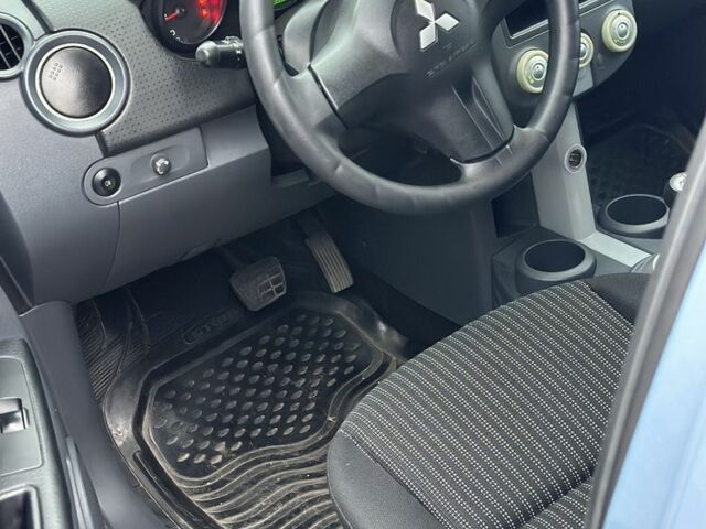 Серый Мицубиси Кольт, объемом двигателя 1.4 л и пробегом 149 тыс. км за 4799 $, фото 9 на Automoto.ua