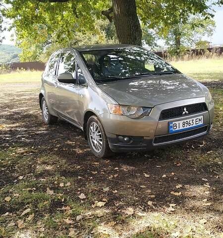Серый Мицубиси Кольт, объемом двигателя 1.3 л и пробегом 220 тыс. км за 6900 $, фото 2 на Automoto.ua