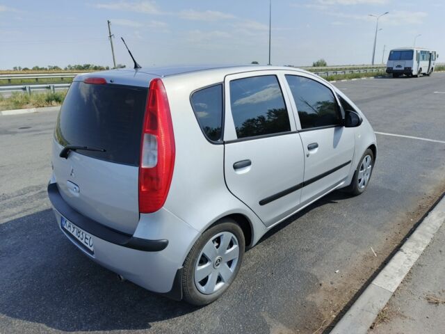 Сірий Міцубісі Кольт, об'ємом двигуна 1.3 л та пробігом 220 тис. км за 3800 $, фото 2 на Automoto.ua