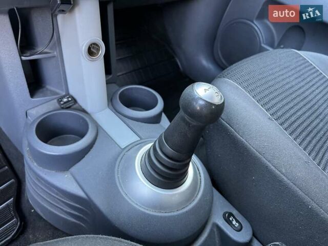 Серый Мицубиси Кольт, объемом двигателя 1.33 л и пробегом 143 тыс. км за 4500 $, фото 13 на Automoto.ua