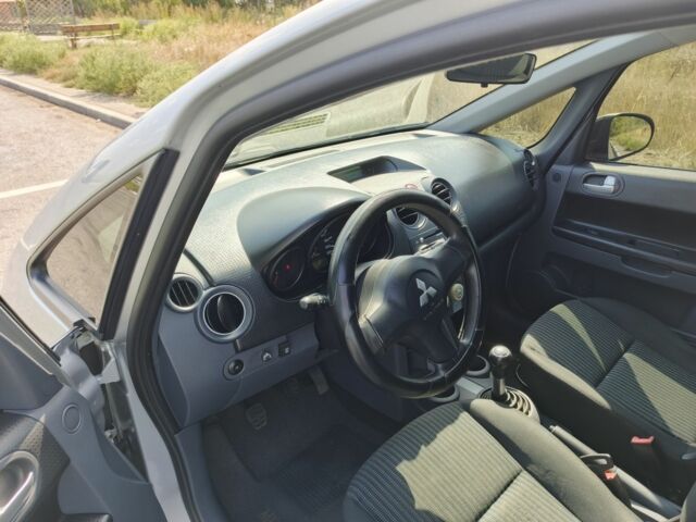 Сірий Міцубісі Кольт, об'ємом двигуна 1.3 л та пробігом 220 тис. км за 3800 $, фото 3 на Automoto.ua