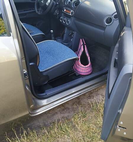 Серый Мицубиси Кольт, объемом двигателя 1.3 л и пробегом 220 тыс. км за 6900 $, фото 6 на Automoto.ua