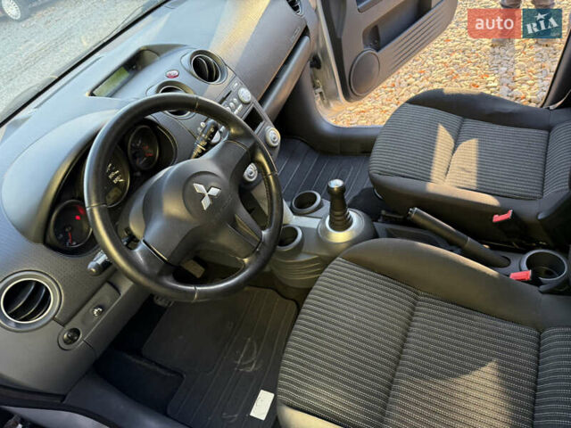 Сірий Міцубісі Кольт, об'ємом двигуна 1.33 л та пробігом 187 тис. км за 6200 $, фото 7 на Automoto.ua