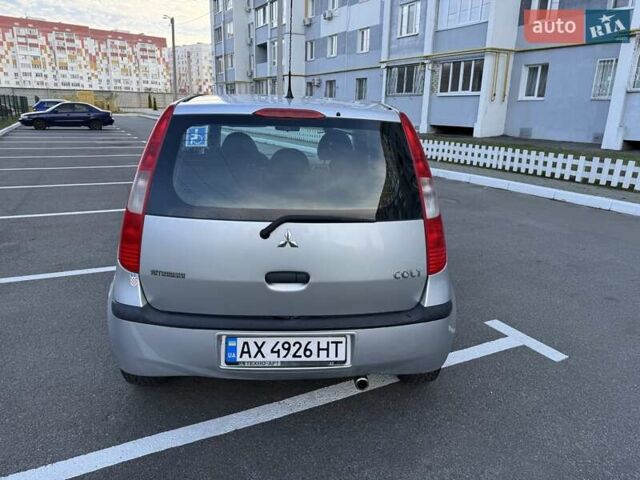 Серый Мицубиси Кольт, объемом двигателя 1.33 л и пробегом 143 тыс. км за 4500 $, фото 4 на Automoto.ua