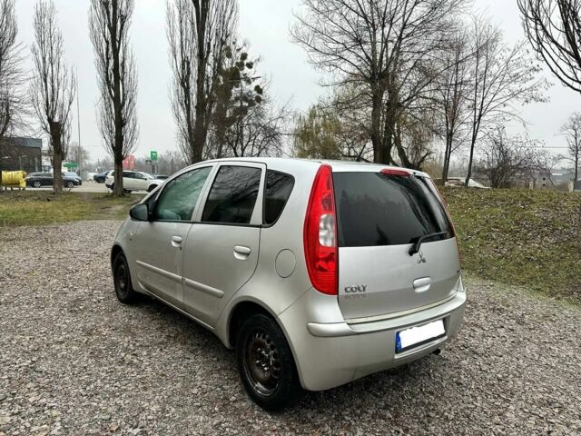 Серый Мицубиси Кольт, объемом двигателя 0 л и пробегом 214 тыс. км за 1400 $, фото 2 на Automoto.ua