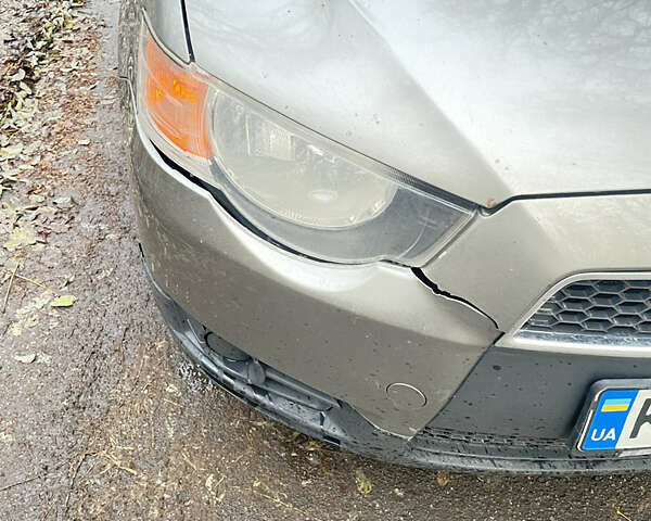 Серый Мицубиси Кольт, объемом двигателя 1.33 л и пробегом 340 тыс. км за 4400 $, фото 5 на Automoto.ua