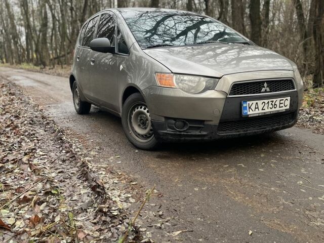 Серый Мицубиси Кольт, объемом двигателя 1.3 л и пробегом 340 тыс. км за 5000 $, фото 1 на Automoto.ua