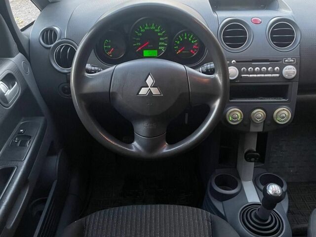 Сірий Міцубісі Кольт, об'ємом двигуна 1.3 л та пробігом 266 тис. км за 3600 $, фото 6 на Automoto.ua