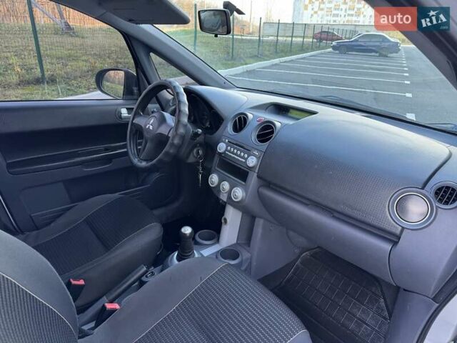 Серый Мицубиси Кольт, объемом двигателя 1.33 л и пробегом 143 тыс. км за 4500 $, фото 9 на Automoto.ua