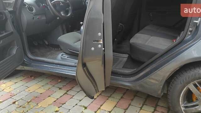 Сірий Міцубісі Кольт, об'ємом двигуна 1.33 л та пробігом 158 тис. км за 4500 $, фото 2 на Automoto.ua