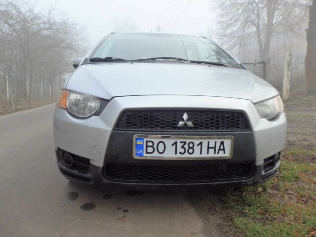 Серый Мицубиси Кольт, объемом двигателя 1.3 л и пробегом 214 тыс. км за 5093 $, фото 3 на Automoto.ua