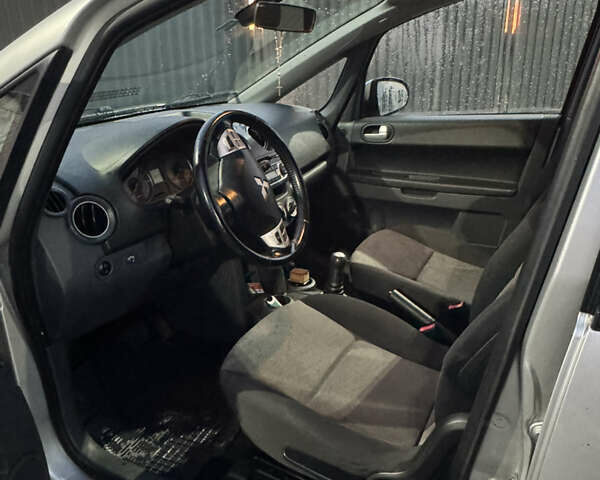 Сірий Міцубісі Кольт, об'ємом двигуна 1.33 л та пробігом 146 тис. км за 5100 $, фото 7 на Automoto.ua