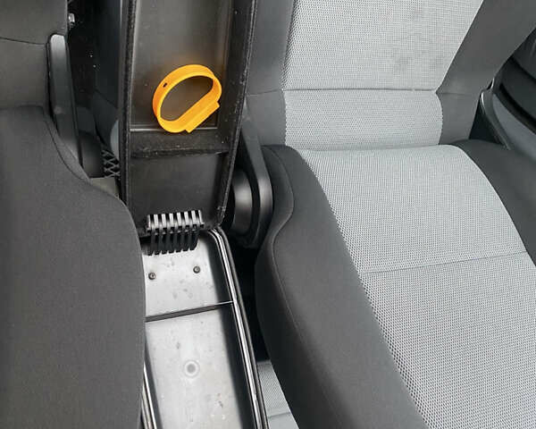 Сірий Міцубісі Кольт, об'ємом двигуна 1.33 л та пробігом 170 тис. км за 6900 $, фото 21 на Automoto.ua