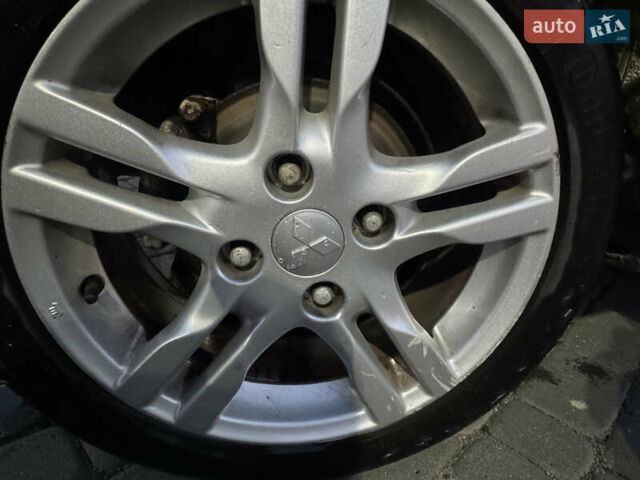 Сірий Міцубісі Кольт, об'ємом двигуна 1.33 л та пробігом 146 тис. км за 5100 $, фото 4 на Automoto.ua