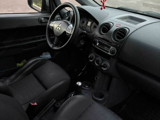 Сірий Міцубісі Кольт, об'ємом двигуна 1.3 л та пробігом 236 тис. км за 2700 $, фото 12 на Automoto.ua