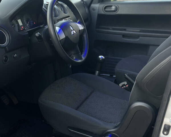 Сірий Міцубісі Кольт, об'ємом двигуна 1.12 л та пробігом 107 тис. км за 5200 $, фото 15 на Automoto.ua