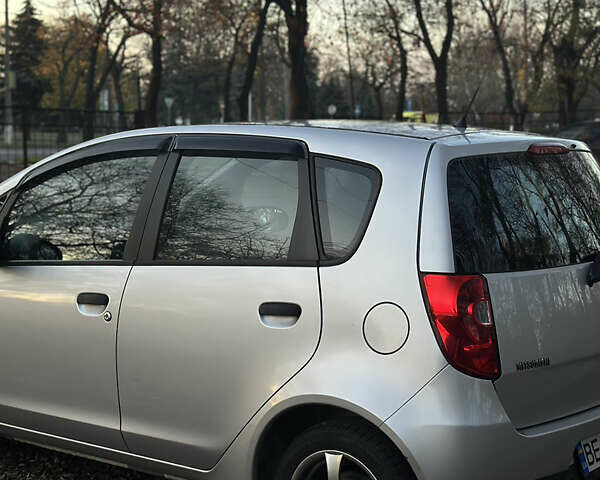 Серый Мицубиси Кольт, объемом двигателя 1.12 л и пробегом 107 тыс. км за 5200 $, фото 4 на Automoto.ua